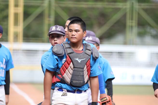 桃园龟山国小捕手郑浩恩。（中华棒协提供）