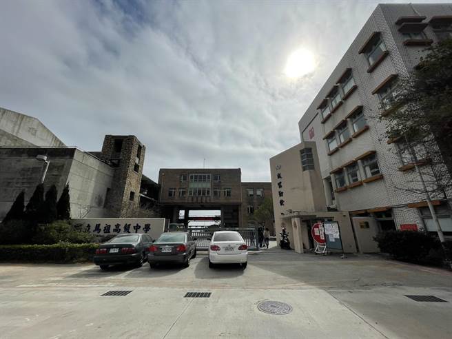 大学学测今（22日）登场，连江县考区由铭传大学负责，共有53位考生，其中52位为应届学生、1位为重考生。（连江县政府提供）