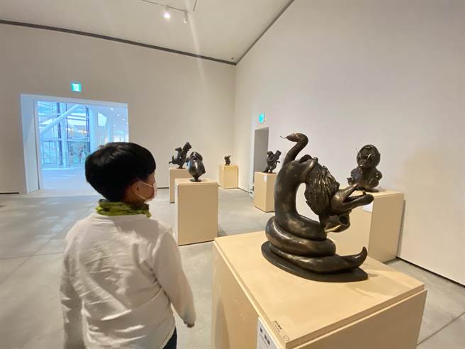 刘哲荣Cosplay系列铜雕。(曹婷婷摄)