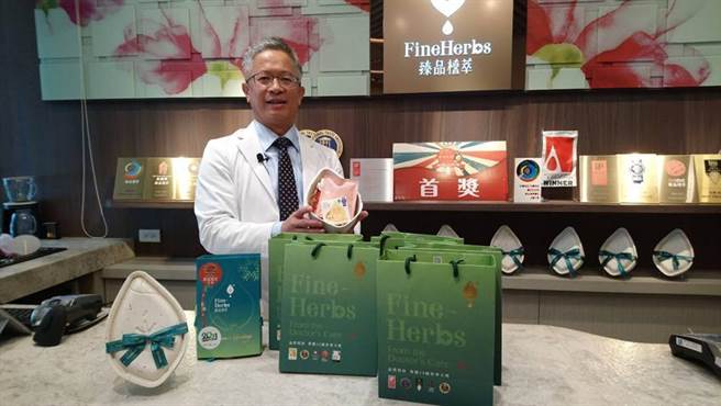 中西医学博士医生陈勇利，研发推出「新希望种子礼盒」抢市。（图／曾丽芳）