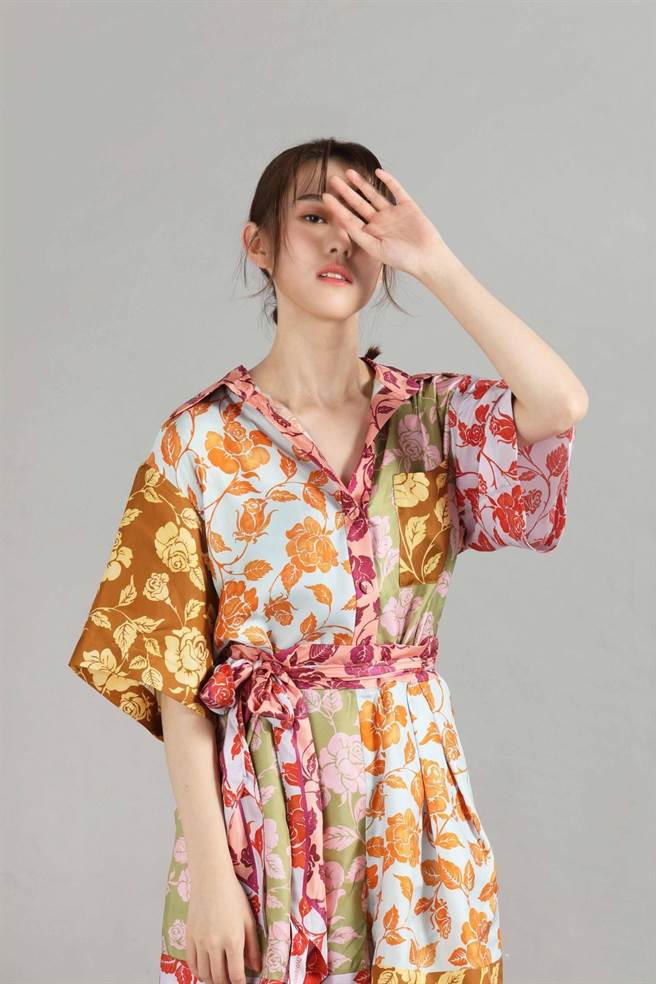 邱偲琹外表空灵，着Zimmermann by ART HAUS Lovestruck展现日系俏皮感。（摄影 石智中）