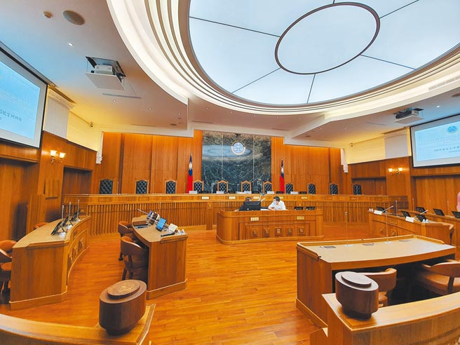 前桃园县復兴乡代会主席张永专，9年前利用职权向LED路灯工程业者收贿147万多元，最高法院前年斥责张男没有悔意，重判7年6月定谳，行贿者林男，台湾高等法院更一审考量他坦承犯行，判刑6月，可易科罚金确定。（本报资料照片）