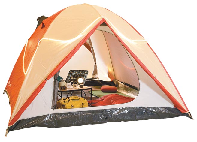 Global Mall新北中和店推出城市綠洲「2021新春露營組」，原價2萬1450元，優惠價9999元。（Global Mall提供）