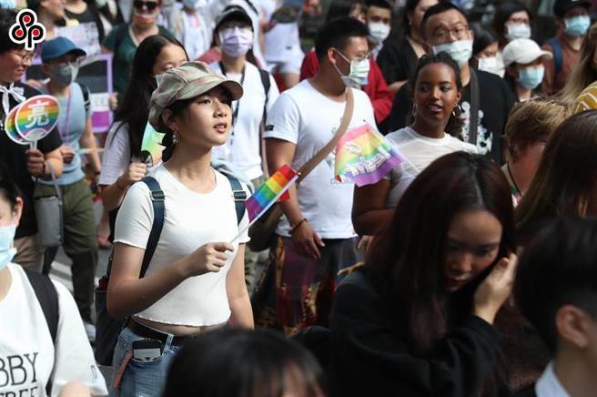 司法院院會昨天通過涉外民事法律適用法，保障我國國民與本國法未承認同性婚姻的外國人，也可以成立婚姻關係，但是修法不涉及大陸地區。為何蔡政府的人權遇到大陸總是會轉彎？（報系資料照）