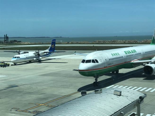 疏运乡亲回家过年，金门县府协调春节第4波加班机，预计加开北金来回3架次。（金门县府观光处提供）