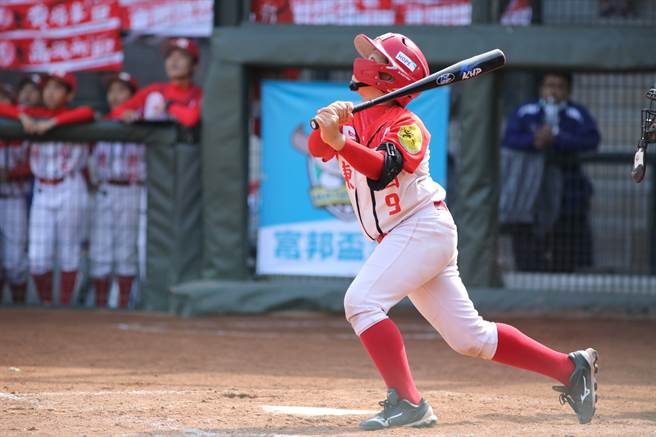 东园国小丁子圻日前因没写功课被禁赛，仅禁后今日有好表现。（中华棒协提供）