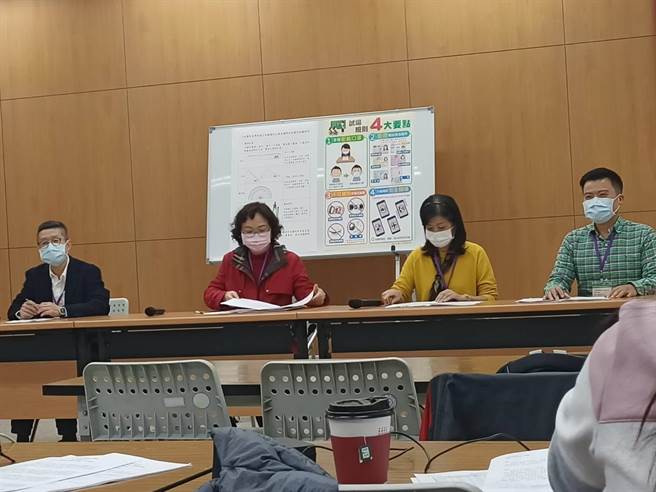 学测国写解题，北市高中国文科教师群认为今年易写难攻(简立欣摄)