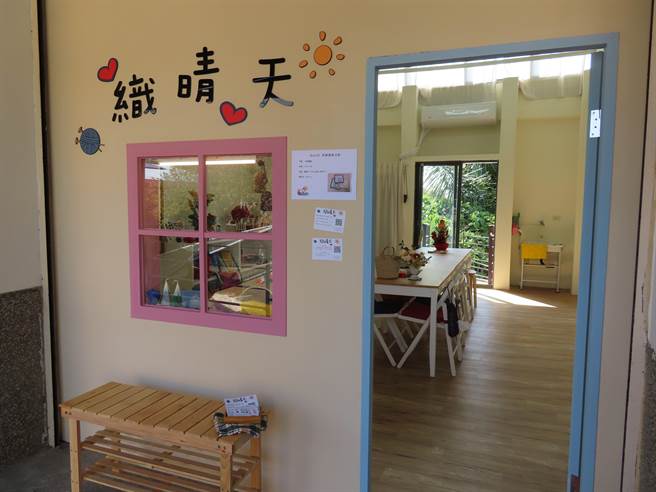 大佛游客服务中心旁公共造产观光市集， 20间店面，以崭新「卦山村」重生，23日开幕。（吴敏菁摄）