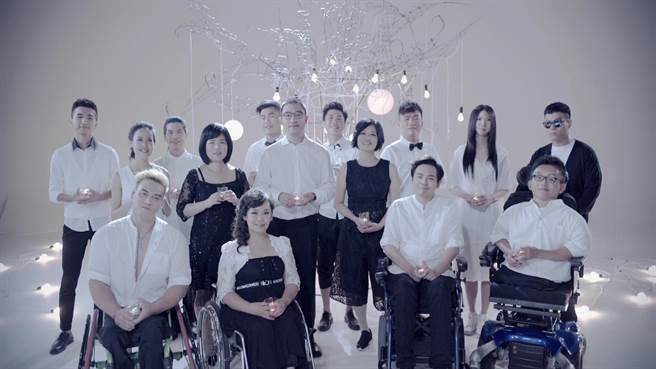蔡伯府曾参与「梦想者联盟」MV录制演出（中华民国身心障碍者艺文推广协会提供）