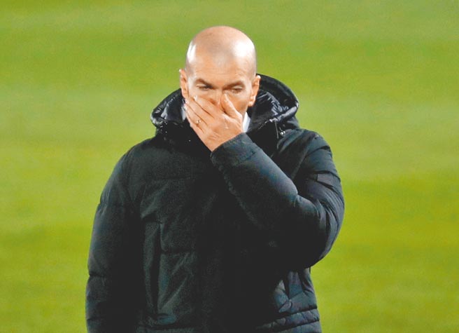 皇馬教頭席丹也確診新冠病毒。（路透資料照片）