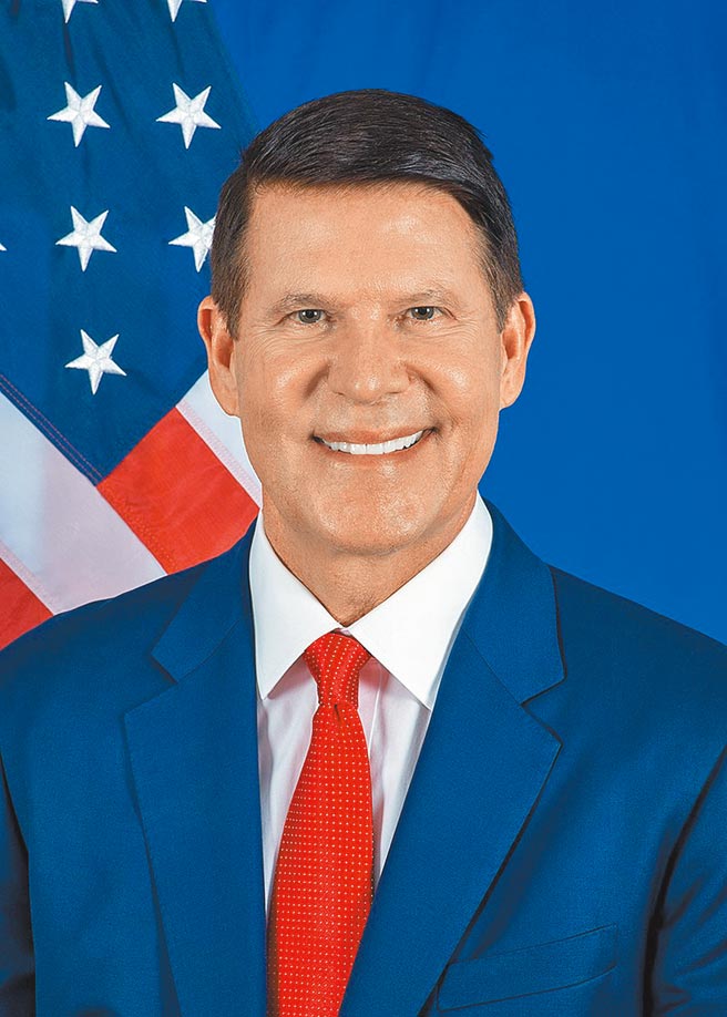 曾经访台的前美国国务次卿柯拉克于21日发推文表示，他将北京的制裁当成荣誉勋章。（摘自美国国务院）