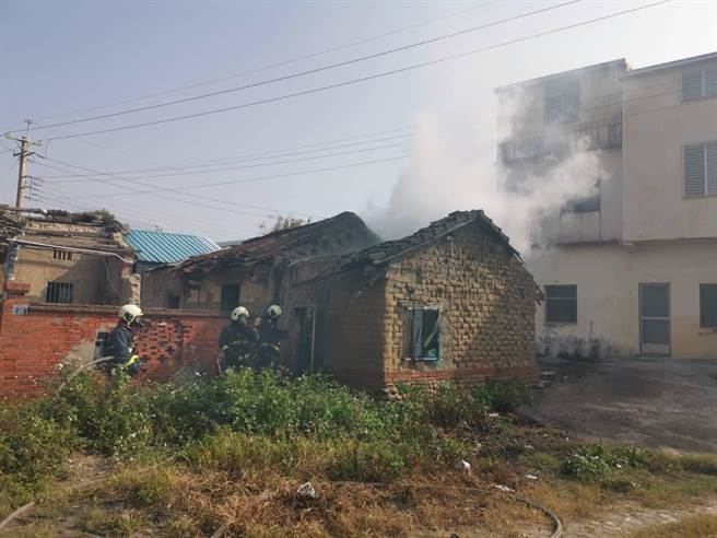 台中市龙井区发生民宅火灾，1名老翁丧生。（台中市消防局提供／陈淑芬台中传真）