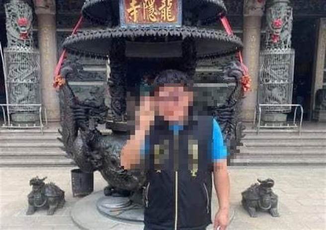 26岁刘男独撑家中经济，妈妈病死隔天，竟发生机车意外自撞身亡。（摘自脸书／吴敏菁彰化传真）