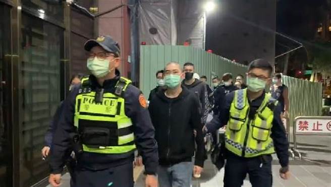 林姓男子因少年的朋友捲款跑路，要求少年負起連帶責任，卻因押走少年逼迫家人幫忙還錢遭警方逮捕。（圖：李文正翻攝）