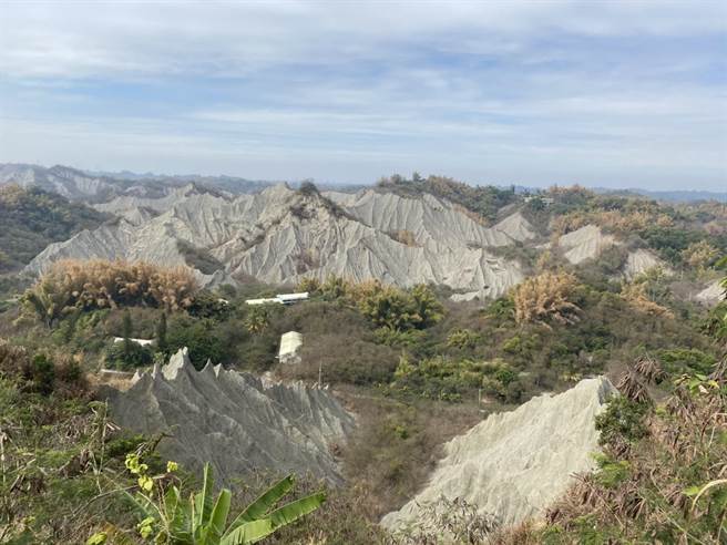龙崎月世界地景极富特色。（曹婷婷摄）