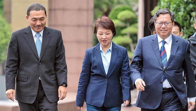 图为2020年1月新北市侯友宜（左）、台中市长卢秀燕（中）和桃园市长郑文灿(右)出席行政院会。（本报资料照片）
