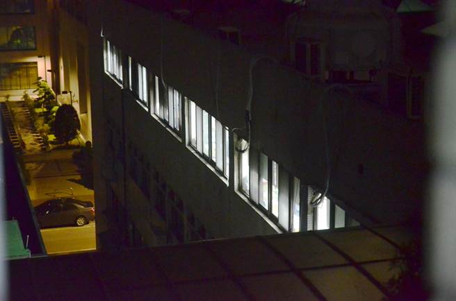 桃园市卫生局加派人力接民眾电话，不过因询问者眾多，若民眾电话打不进来，麻烦体谅。（赖佑维摄）