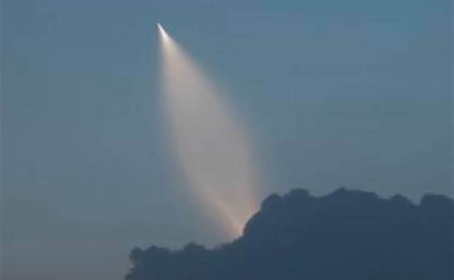 解放军2019年6月2日凌晨疑似试射巨浪3飞弹。（网路）