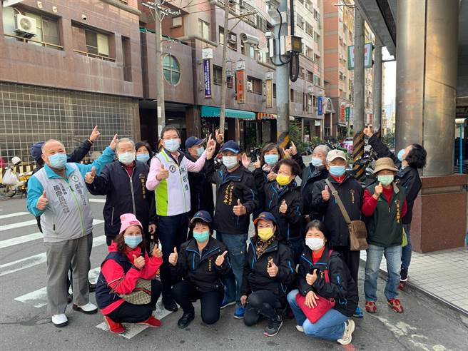 经市议员林祈烽及立委张廖万坚争取后，该路口已装全景镜头保障市民权益。（市议员林祈烽服务处提供）