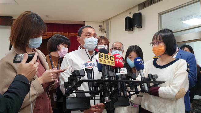 新北市长侯友宜今（25日）上午出席里干事研习活动。（叶书宏摄）