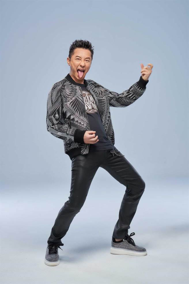 哈林近來自創品牌賣零食。（哈林音樂工作室提供）