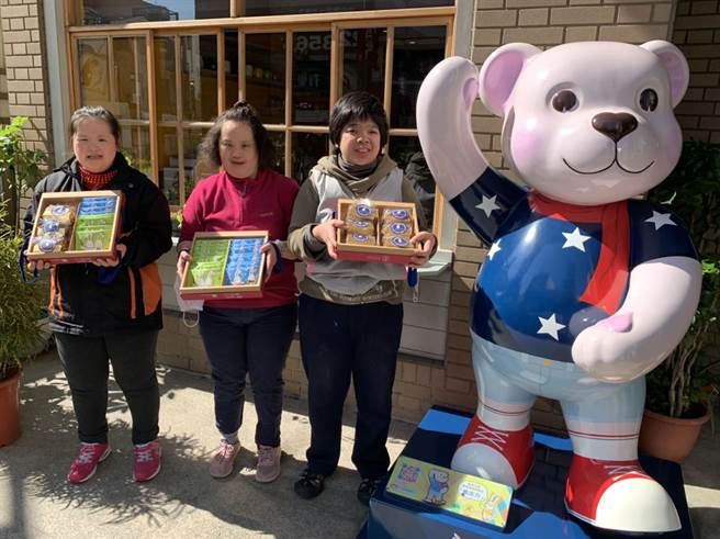 立达启能训练中心的春节礼盒，让大家吃得健康又安心。（中彰投分署提供）