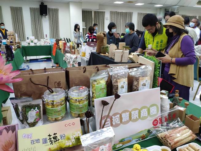 面对新冠疫情衝击观光，西拉雅风管处打破辖区建制观念，纳入周边区域食、宿、游、购、行各类产业及团体，彼此交流，以团队合作取代单打独斗。（庄曜聪摄）