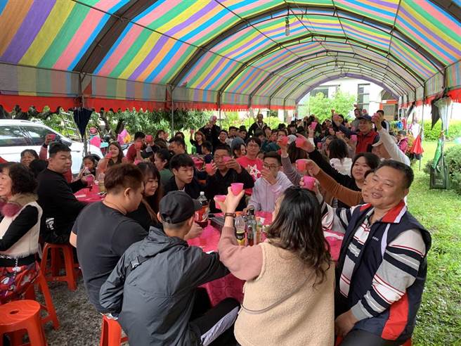 举办20多年的台中太平张家6代同堂近600人农历过年「娘家宴」，今年因疫情严峻停办。（中时资料照）