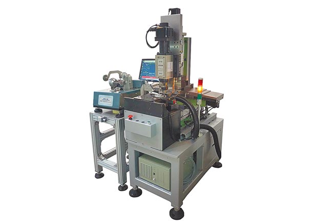 衡碁科技BT-4300自动平衡机系统。图╱衡碁科技提供