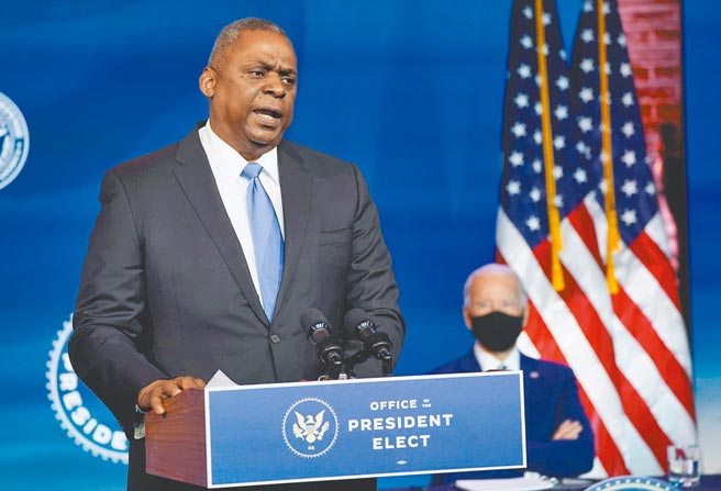 日本防卫大臣岸信夫24日与美国新任国防部长奥斯汀（见图）首次举行电话会谈，双方确认《日美安保条约》第5条适用于钓鱼台列岛。（路透）