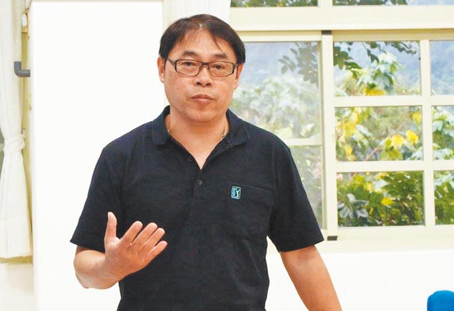 温泉国小校长吴正成。（翻摄自脸书／庄哲权台东传真）