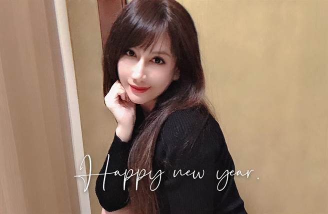 陈子璇羞认喜欢黑夜，觉得很有恋爱fu。(翻摄自陈子璇脸书)