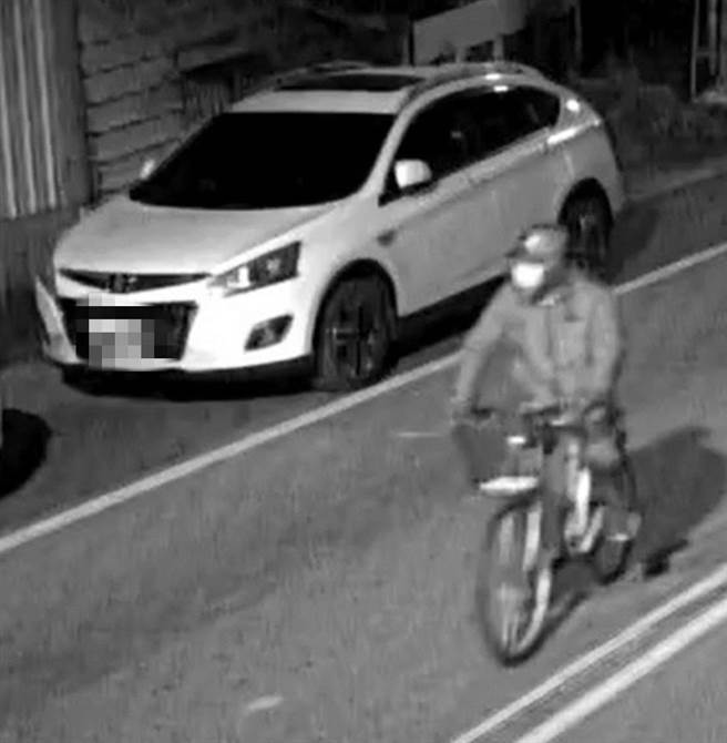 吴姓男子3年前就曾因窃案被逮，穿得还是同一件外套，被眼尖员警发现。（读者提供／庄曜聪台南传真）