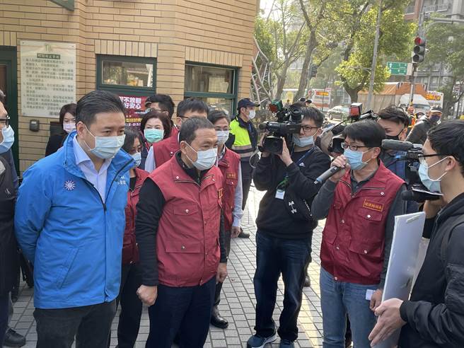 台北市长柯文哲昨表示，中央和地方要商量每日入境人数。对此，新北市长侯友宜表示，中央已採取类似锁国方式，新北对每日返回人数都很清楚掌握，目前原则不变，但仍会视情况提升防疫等级。（记者蔡雯如摄）