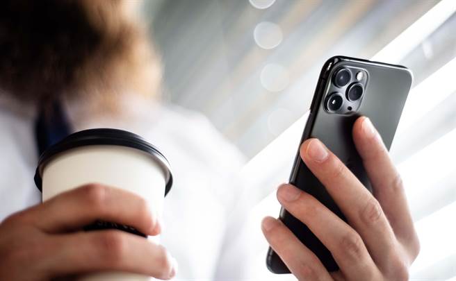 大陸的人臉辨識技術應用上，出現濫用遭到民眾質疑警惕。（shutterstock）