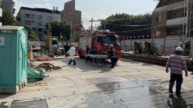 北投工地惊传掉落物夺命  北市劳检处要求全面停工。（民眾提供／吴康玮台北传真）