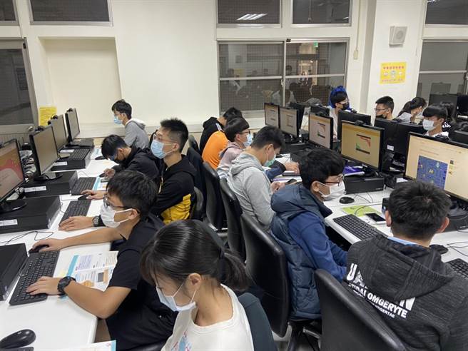 「高级中等学校AI实作二日营」26日起在东海大学登场。（清水高中提供／陈淑娥台中传真）