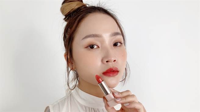 Za潮色邂逅唇彩推出5款柔雾质感特调色。（邱映慈摄）