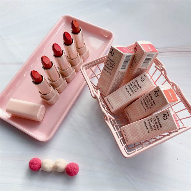 Za潮色邂逅唇彩全新包装是可爱的奶昔粉管身。（邱映慈摄）