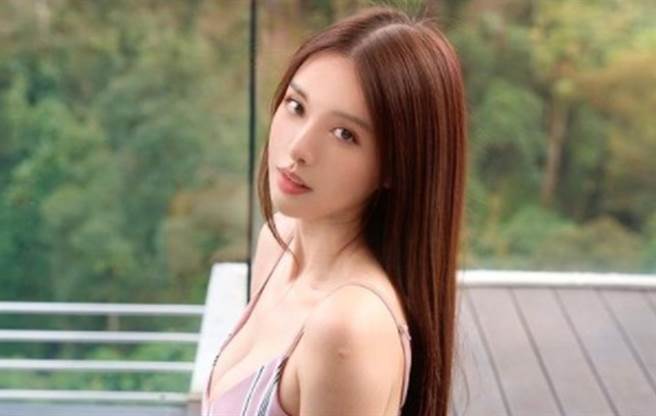 李元玲的体态结实又性感。（图／IG@李元玲）