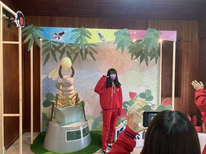 苗栗區農業改良場生物防治分場，活化園區內苗栗縣歷史建築「原大湖蠶業改良場建築群」，將老舊倉庫布置成最新研究成果展示室，為大湖鄉增添1處科普戶外教學場域。（苗栗區農改場生物防治分場提供／巫靜婷苗栗傳真）