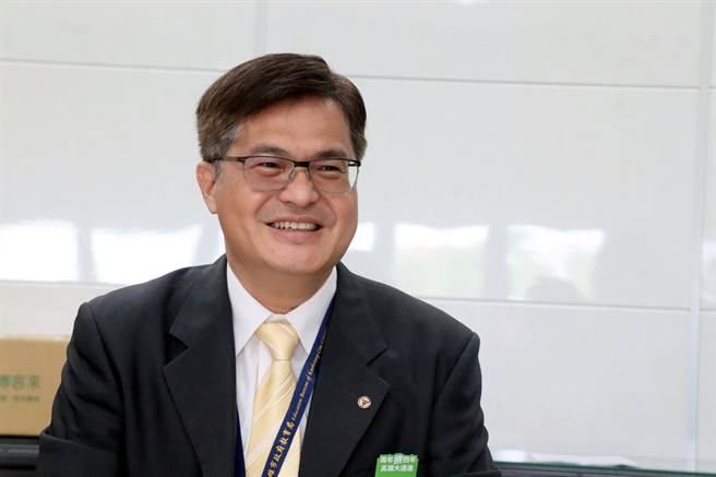 国内新冠肺炎疫情加剧，引发各界恐慌，虽然目前各级校园处于寒假阶段，高市府教育局为了维护学校师生健康安全，针对校方办理营队、补考与重补修及寒假辅导课等活动制定防疫规范。（洪浩轩摄）