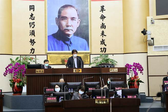 台南市议会第3届第7次临时会通过专案报告结论，并据此成立「莱猪进口专案稽核小组」。（市议会提供／洪荣志台南传真）