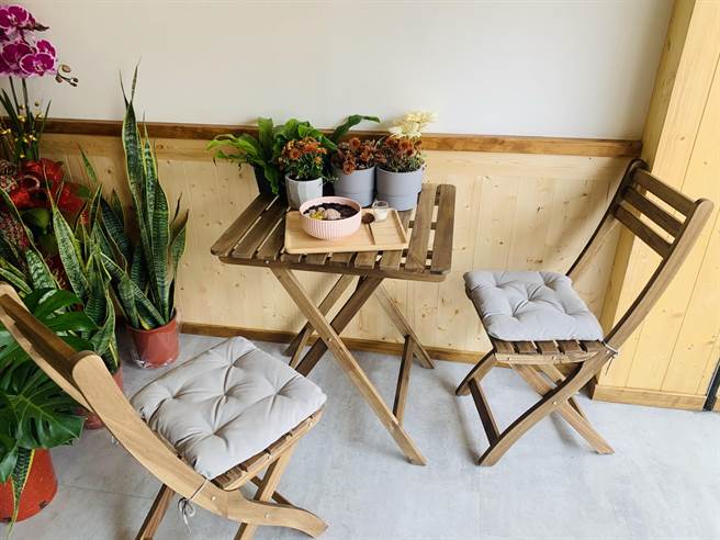 Bella甜品专卖一隅，可以让人放轻松享受美食。（廖志晃摄）