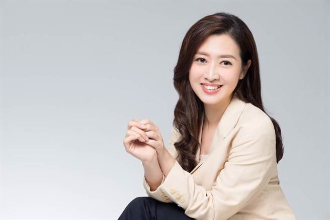 婆媳心结夫妻解。邓惠文想说，一个中年女人的自觉应该是：我所做的事，都出于自愿；我不愿意的，不再被勉强。（图／天下文化出版提供）