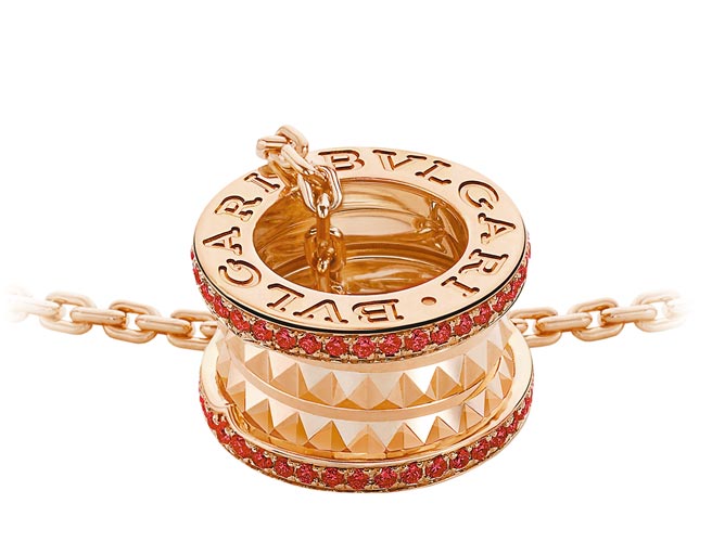 宝格丽B.zero1 Rock系列红宝石项炼新年限量款，13万2000元。（BVLGARI提供）