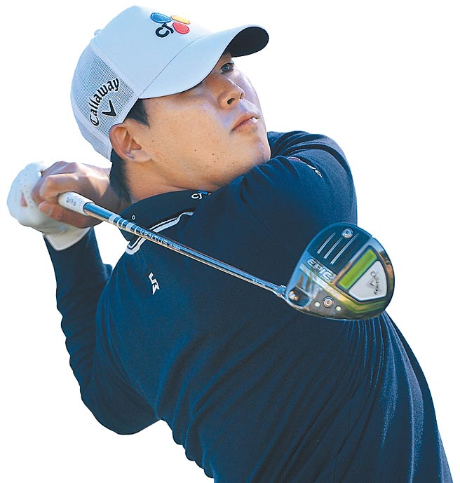 美巡赛美国运通高球赛昨进行最后一回合，韩国选手金时沅勇夺冠军。（路透）