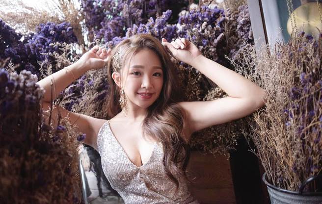 演员赖慧如解放好身材。（图／IG@huirulai1818）