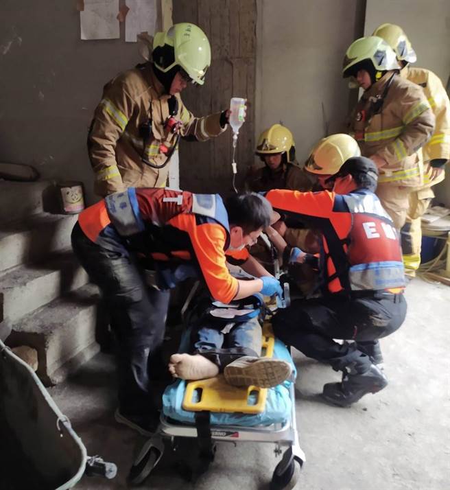 汤姓临时工摔落电梯井，送医不治。（读者提供／程炳璋台南传真）