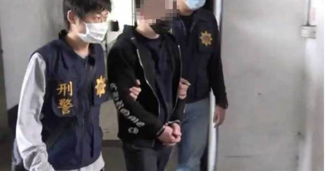 高雄市刑大侦三队警方逮捕涉嫌贩毒的洪姓主嫌。（图／读者提供）